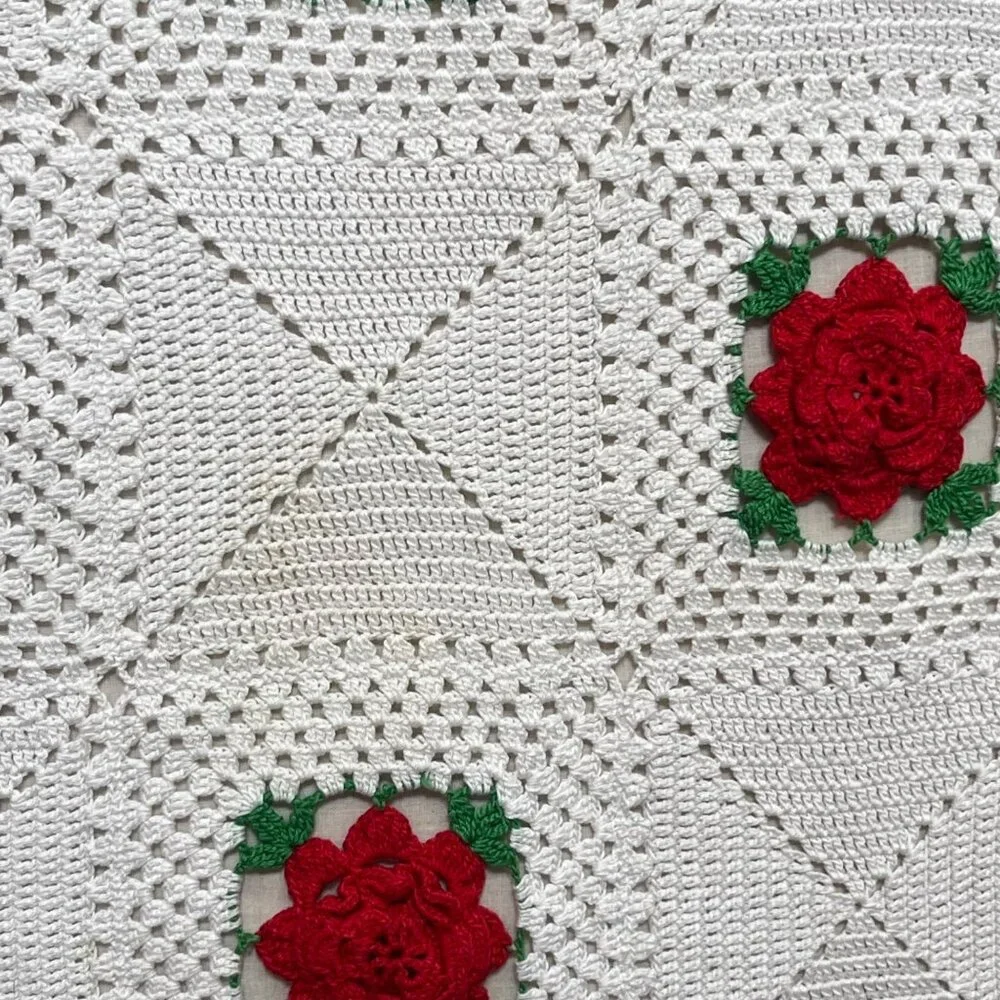 Handmade Vtg Crochet‎ Twin Blanket Granny Square Red Rose Tassel Fringe Cottage